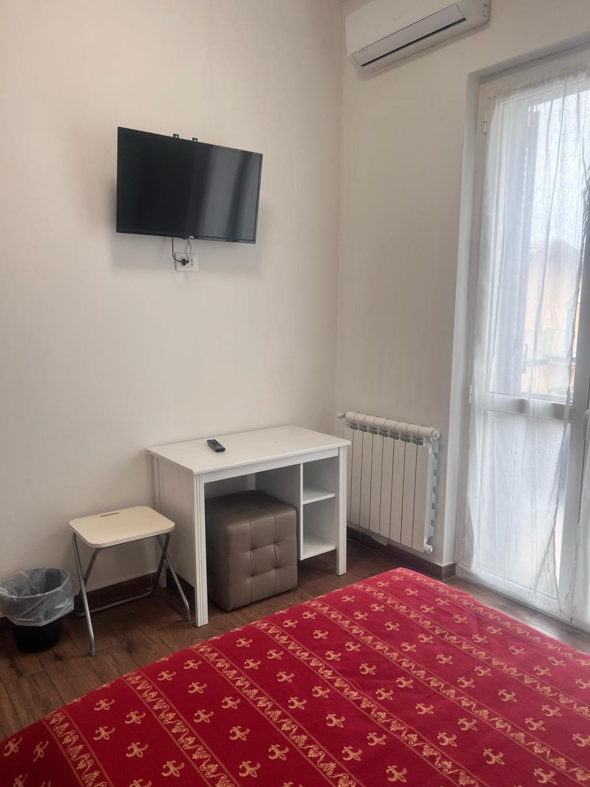 Alo Alo Albergo Casteggio Buitenkant foto