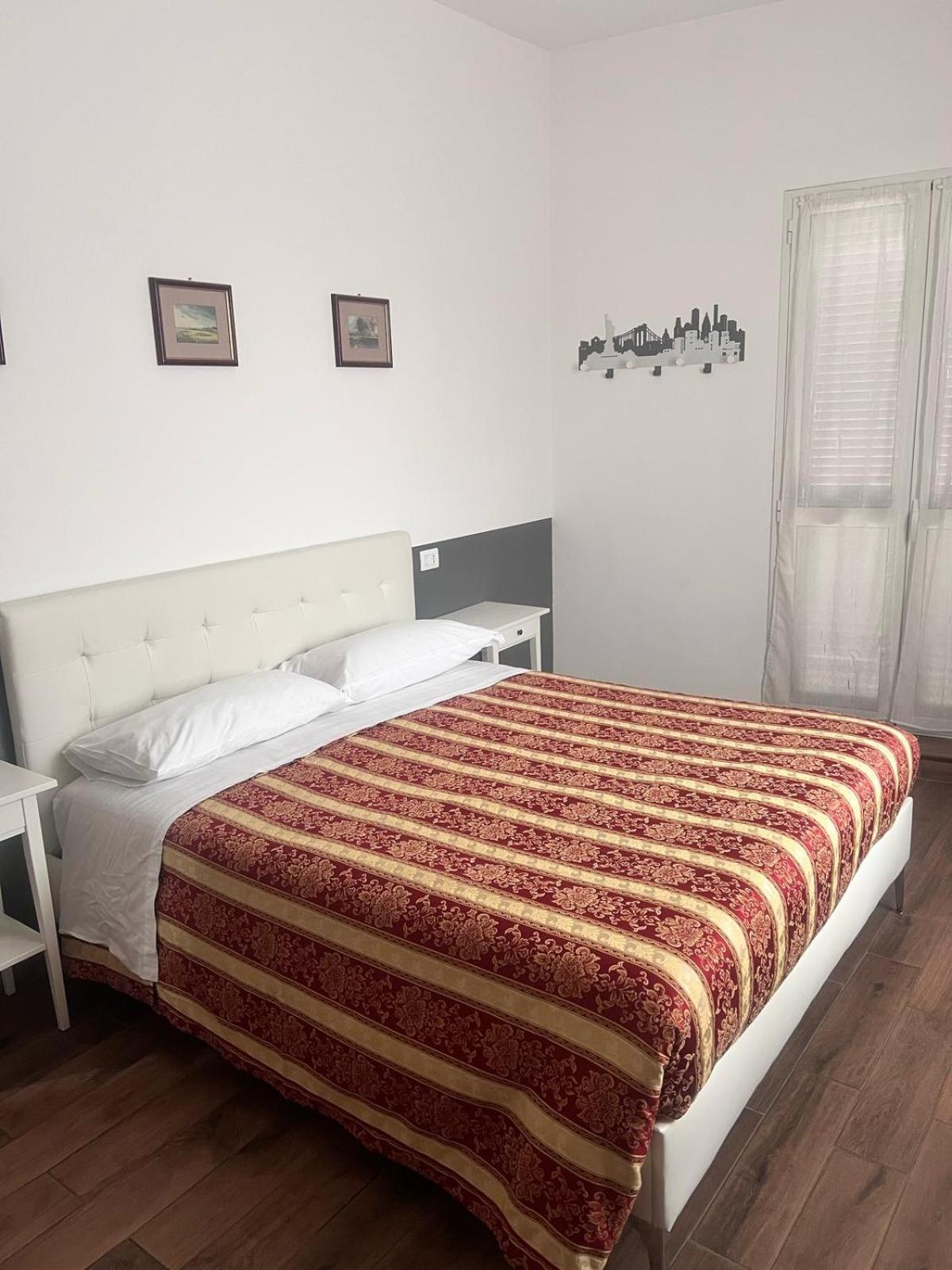 Alo Alo Albergo Casteggio Buitenkant foto